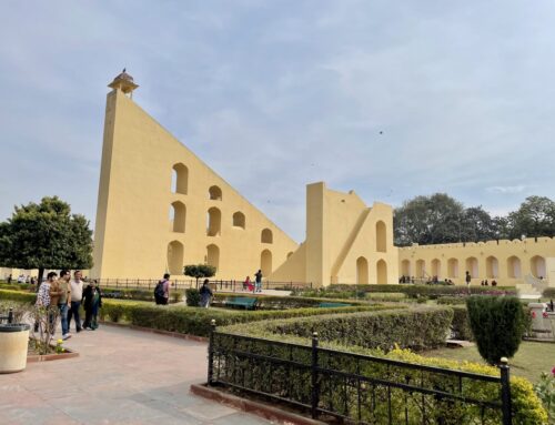 Die größte Sonnenuhr der Welt steht in Jaipur-Indien